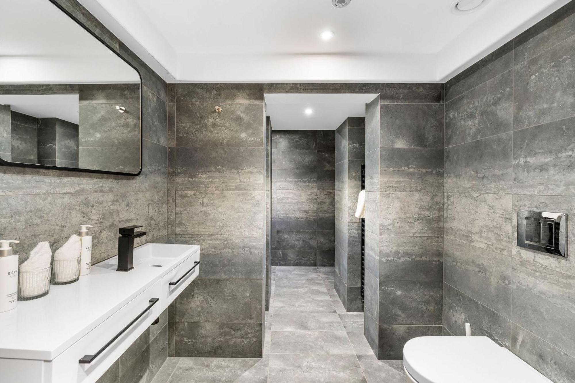 Righ Properties - Luxury West End Artisan Apartment Edimburgo Exterior foto